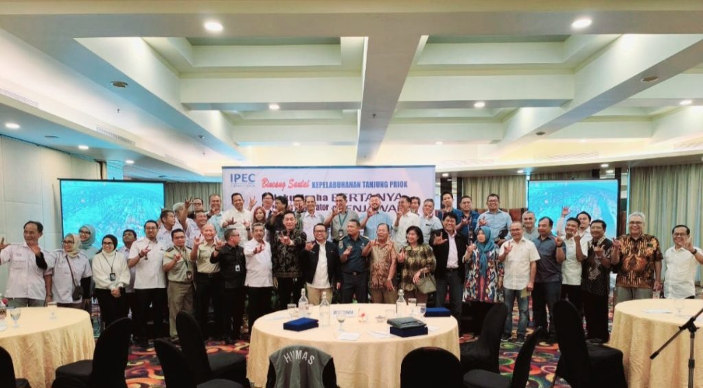 Anggota IPEC Foto Bersama dengan Pengguna Jasa dan Stakeholder