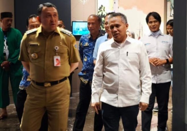 Walikota Jakarta Utara Ali Maulana Hakim didampingi EGM PT Pelindo Regional 2 Tanjung Priok Yandri Trisaputra